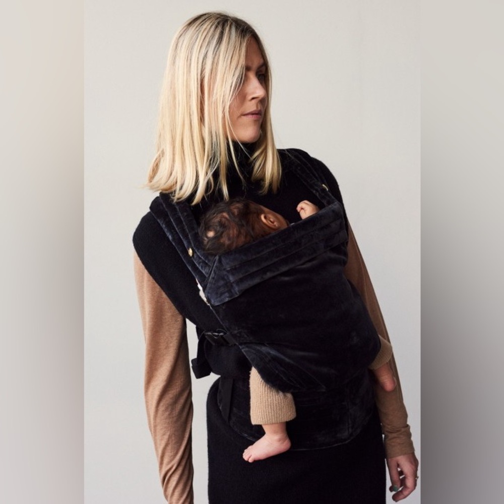 ZEITGEIST BLACK (ANTHRACITE) IN ORGANIC VELVET